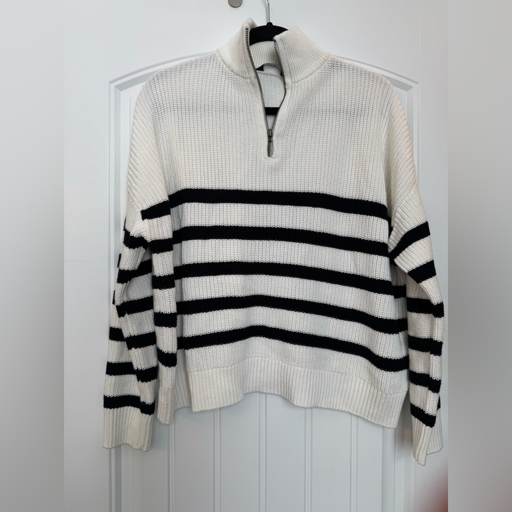 Denver Hayes WhiteSweater with Blue Stripes - Half-Zip Turtleneck sweater